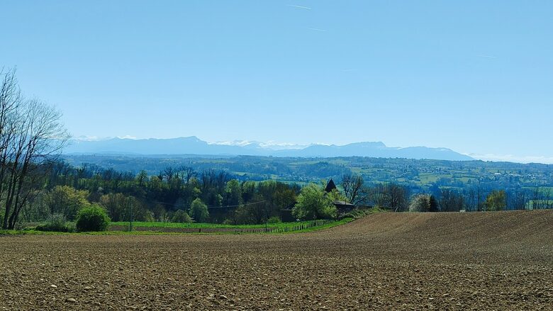 Entre champs et montagnes, l'atelier trouve son inspiration au fil des saisons...